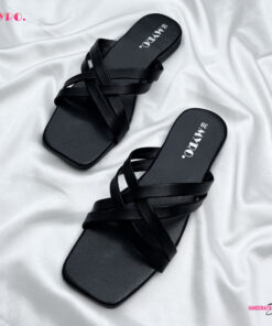 Myro Black Square Cross Flat