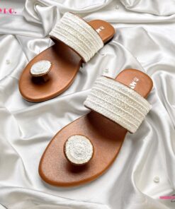 Myro Zarah White Chappal