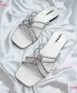 Liliana White Flat