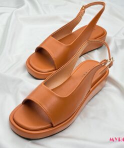 Mocco Brown Boston Heel