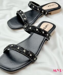 Insia Black Flat