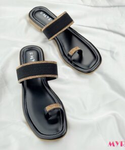 Kivo Black Chappal