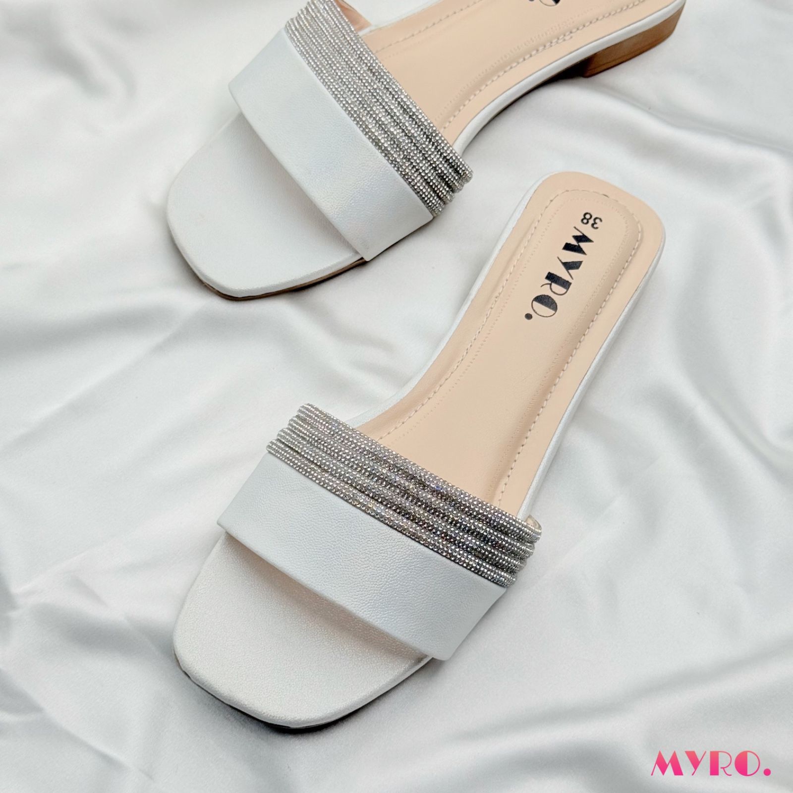 Ocevia White Slide - Image 3